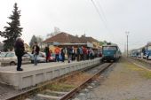 26.04.2014 - Milovice: 451.001-2/451.002-0 jako Os 9405 Praha Masarykovo n. - Milovice, vpravo 451.095-4/451.096-2 © PhDr. Zbyněk Zlinský