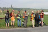 26.04.2014 - úsek Lysá n.L. - Milovice: šotouši u přejezdu P2925, zprava Vašek Vyskočil, Pepa Gargula ml., Jirka Řechka a Kuba Vyskočil © PhDr. Zbyněk Zlinský