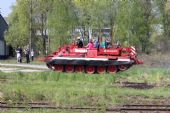 26.04.2014 - Milovice: vyprošťovací tank HZS SŽDC vozí zájemce terénem © PhDr. Zbyněk Zlinský