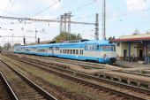 26.04.2014 - Lysá nad Labem: 451.045-9/451.046-7 přijíždí jako 10 minut zpožděný Os 9413 Praha Masarykovo n. - Milovice © PhDr. Zbyněk Zlinský