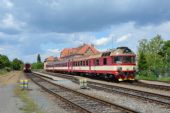 8.5.2014 - Uherské Hradiště: 854.222-5 ''Rozárka'' v čele Os 4116, který má namířeno do stanice Brno hl.n. © Matěj Maděra