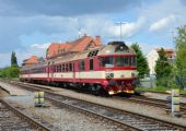 8.5.2014 - Uherské Hradiště: 854.222-5 ''Rozárka'' v čele Os 4116, který má namířeno do stanice Brno hl.n. © Matěj Maděra