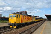 8.5.2014 - Pardubice hl.n.: 162.118-4 v čele IC 1012 RegioJet při odjezdu ze stanice © Matěj Maděra