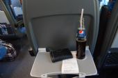 8.5.2014 - IC 573, railjet: 0,25 l Pepsi Coly jsem v rámci ''Happy hours'' pořídil za 29 Kč © Matěj Maděra