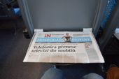 8.5.2014 - IC 573, railjet: Během jízdy jsme obdrželi zdarma denní tisk © Matěj Maděra