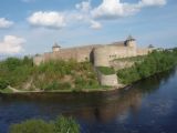 21.05.2012 - Narva: pohled na ruskou pevnost Ivangorod © Ludvík Medvěd