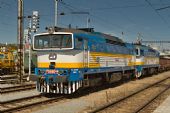 7.6.2014 - Plzeň hl.n.: 754.019 + 754.057, čekání na ''Orient Express'' © Jiří Řechka