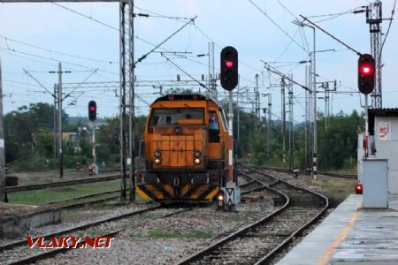 17.07.2014 - Novi Sad: dízlový rušeň 621-111 Made in Czech Republic počas posunu © Bc. Martin Grendel