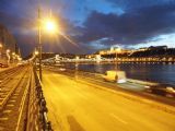 Budapešť: pohled z tramvajového viaduktu na nábřeží Széchenyi rakpart na řetězový most a Hrad	7.12.2013	 © Jan Přikryl