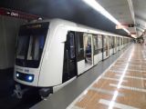 Budapešť: souprava metra typu Alstom Metropolis stojí ve stanici Szell Kálmán tér, rekonstruované před necelými 10 lety	7.12.2013	 © Jan Přikryl