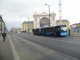 Budapešť: kloubový autobus MB Citaro 3. generace stojí odstavený před definitivními nástupními zastávkami Keleti pu. směr centrum na Thököly út	8.12.2013	 © Jan Přikryl