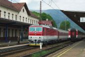 30.4.2014 - Vrútky: 361 105-0 na čele R 601 Horalky sedita © Ondrej Krajňák