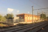 11.06.2014 - Blanes: napáječka u vjezdu do stanice (foto z vlaku) © PhDr. Zbyněk Zlinský