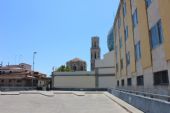11.06.2014 - Figueres: Església de Sant Pere z parkoviště autobusů za Teatre-Museu Dalí © PhDr. Zbyněk Zlinský