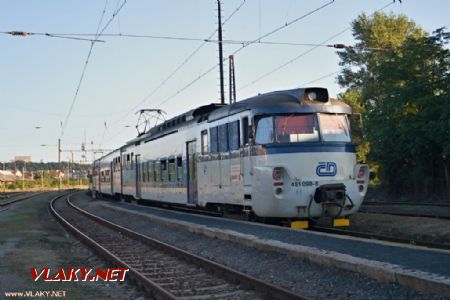 28.8.2014 - Praha-Holešovice: 451.098 odjíždí na Masarykovo nádraží © Jiří Řechka