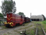 Gryfice wąsk., lokomotiva ř.Lxd2-472 před depem, 11.8.2014 © Jiří Mazal