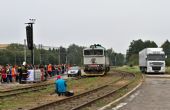 19.9.2014 - Žďár nad Sázavou: Porovnání brzdných vzdáleností lokomotivy a auta na mokru © Jiří Řechka