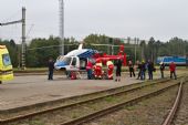 19.9.2014 - Žďár nad Sázavou: Nakládání zraněného pacienta do vrtulníku © Jiří Řechka