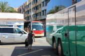 19.06.2014 - Malgrat de Mar: transferový autobus zatím nemá na Plaça de l'Ancora místo, zástupkyně CK jej jde přivítat © PhDr. Zbyněk Zlinský