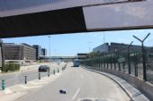 19.06.2014 - Barcelona-El Prat: blížíme se k terminálu T2 (foto z autobusu) © PhDr. Zbyněk Zlinský