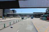 19.06.2014 - Barcelona-El Prat: blížíme se k terminálu T2 (foto z autobusu) © PhDr. Zbyněk Zlinský