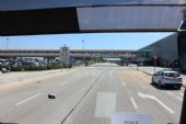 19.06.2014 - Barcelona-El Prat: most mezi stanicí Aeroport a terminálem T2 má podobu vlaku Rodalies (foto z autobusu) © PhDr. Zbyněk Zlinský