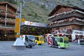 Nádraží MGB Zermatt s mikrobusy, 25.09.2014 © Pavel Stejskal