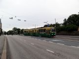 Helsinki, tramvaj Valmet MLNRV II na Mannerheimově třídě u národního muzea, 29.8.2014 © Jiří Mazal