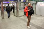 22.10.2014 - Wien Hauptbahnhof: Milan Vojtek se rozhlíží © PhDr. Zbyněk Zlinský