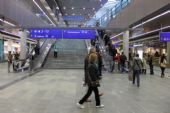 22.10.2014 - Wien Hauptbahnhof: cesta z 2. nástupiště do centrální haly © PhDr. Zbyněk Zlinský