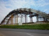 23.8.2014 - Novi Sad, rozestavěná konstrukce nového mostu na pravém břehu Dunaje © Marek Vojáček