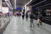 22.10.2014 - Wien Hauptbahnhof: pochodujeme mezi obchody v 1. podzemním podlaží © PhDr. Zbyněk Zlinský