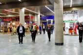 22.10.2014 - Wien Hauptbahnhof: pochodujeme mezi obchody v 1. podzemním podlaží © Jiří Řechka