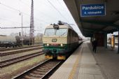 17.11.2014 - Pardubice hl.n.: 150.225-1 přijíždí v čele R 885 ''Hradišťan'' Praha hl.n. - Luhačovice © PhDr. Zbyněk Zlinský