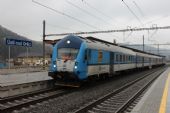 17.11.2014 - Ústí nad Orlicí: 80-30 012-6 (961.012-2) odjíždí v čele Os 5025 Pardubice hl.n. - Česká Třebová, na postrku 163.025-0 © PhDr. Zbyněk Zlinský