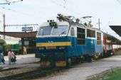 13.8.2001 - Košice: 350 019-6 na čele vlaku IC 500 Tatran © Ondrej Krajňák