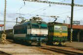 10.11.2001 - Košice: 350 014-7 a 163 102-7 © Ondrej Krajňák