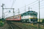 24.7.2003 - Barca: 754 011-5 na čele vlaku Zr 1823 Ipeľ © Ondrej Krajňák