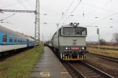 19.11.2014 - Chlumec nad Cidlinou: 754.030-5 se soupravou pokračování R 927 ''Cidlina'' Praha hl.n. - Trutnov hl.n. © PhDr. Zbyněk Zlinský