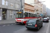 25.11.2014 - Ústí na Labem: trolejbus 15Tr13/6M č. 577 linky 51 přijíždí na Mírové náměstí © PhDr. Zbyněk Zlinský