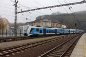 25.11.2014 - Ústí na Labem hl.n.: 440.007-3/441.007-2 přijíždí jako Os 6814 Děčín - Most © PhDr. Zbyněk Zlinský