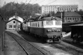 Odstavené lokomotivy E 479.0006 a 004 v depu Praha střed. 12. 4. 1982 © Pavel Stejskal