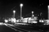 Rn 56111 a 56113 v Českém Brodě při překládce spěšnin. 9. 10. 1988 © Pavel Stejskal