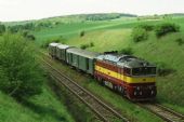 Rn 57615 s lokomotivou 750.338 mezi Jalovicemi a Hájkem, 16. 5. 1998 © Pavel Stejskal
