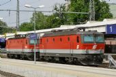 26.5.2008 - Klagenfurt Hbf: elegantní elektrické lokomotivy 1044.090-7 a 1044.045-3 © Josef Vendolský