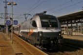 31.5.2008 - Wiener Neustadt: ''Taurus'' 1016.034-9 v jednom z variantních nátěrů pro jednotky ÖBB railjet s vlakem EN234 ''Allegro Tosca'' z Říma © Josef Vendolský