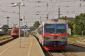 31.5.2008 - Hohenau: Posilový vůz na Pendolinu? Ne. Jen složitá provozní situace. Ačkoliv Pendolino po příjezdu do Břeclavi skutečně ''umřelo'' © Josef Vendolský