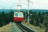 10.3.2002 - Štrba: 405 951-5 pred stanicou Štrba © Ondrej Krajňák