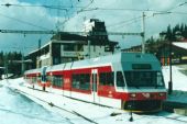 10.3.2002 - Štrbské Pleso: 425 956-0 a 425 957-8 © Ondrej Krajňák