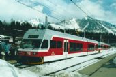 10.3.2002 - Štrbské Pleso: 425 957-8 a 425 956-0 © Ondrej Krajňák